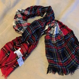 Maurices scarf